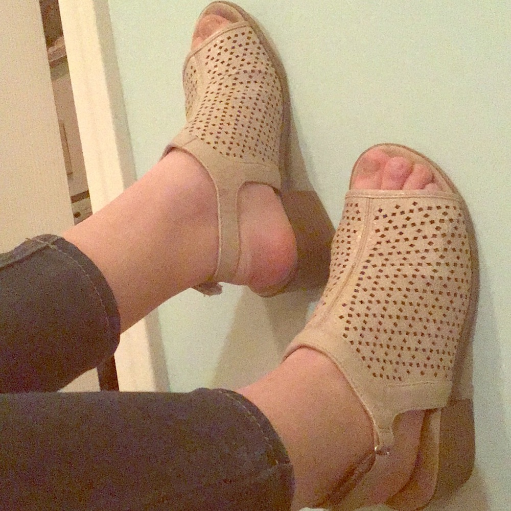 Used - Size 4 - Wonder Nation - Cacky Heels